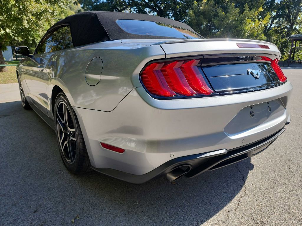 Used 2020 Ford Mustang Premium image 7