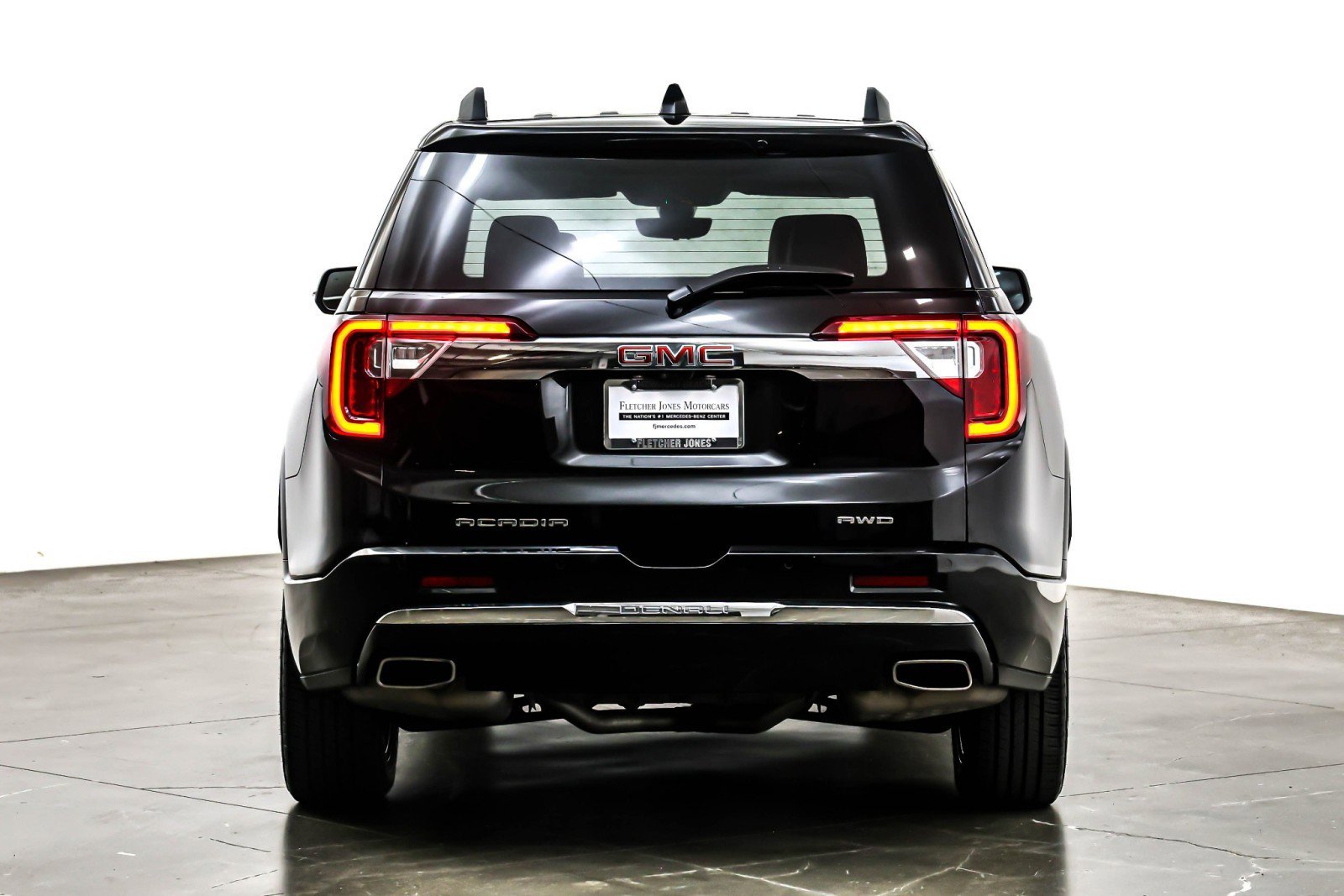 Used 2023 GMC Acadia Denali w/ Black Diamond Edition image 4