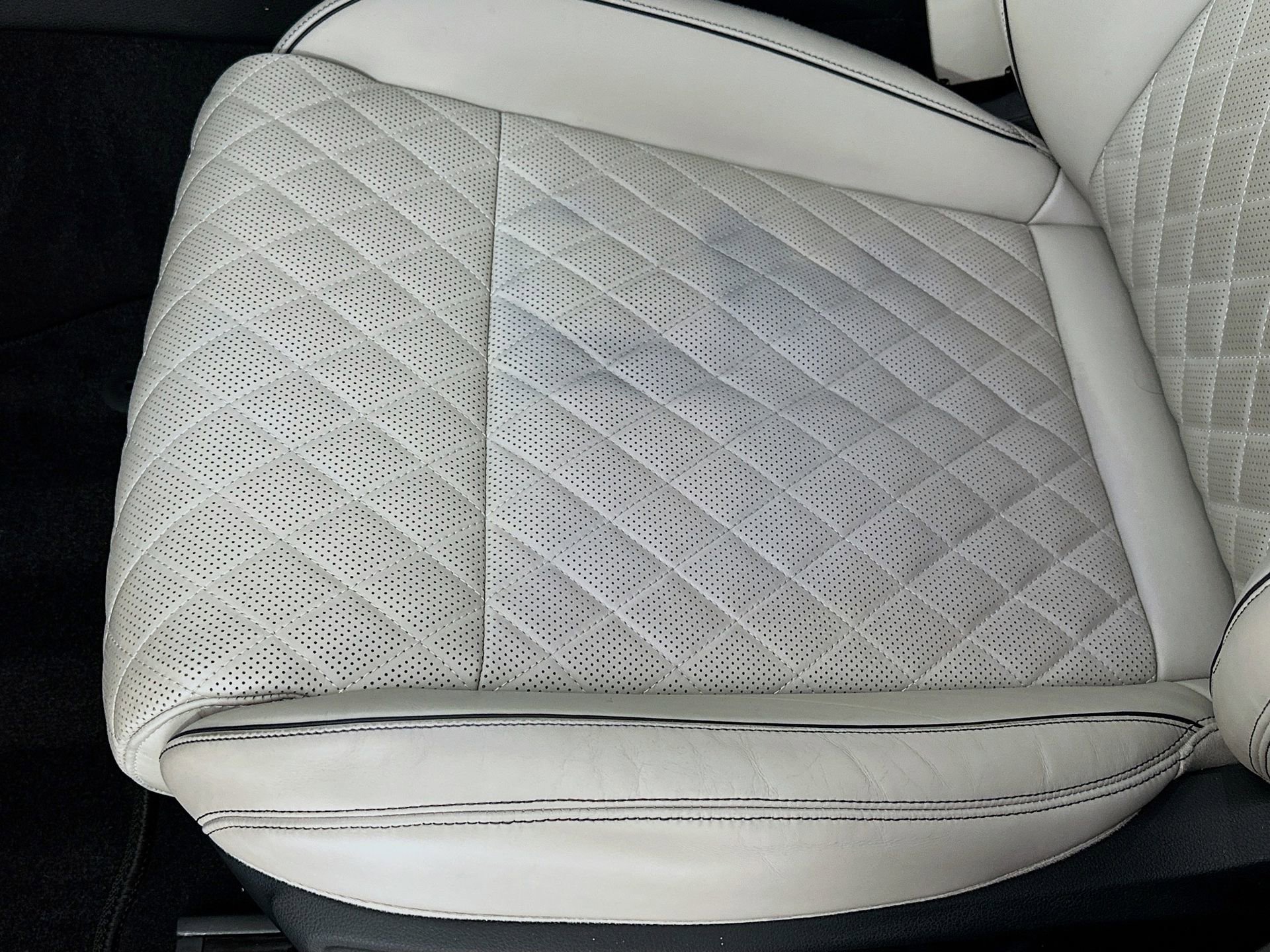 Used 2022 Genesis G70 3.3T w/ Sport Prestige Package image 21