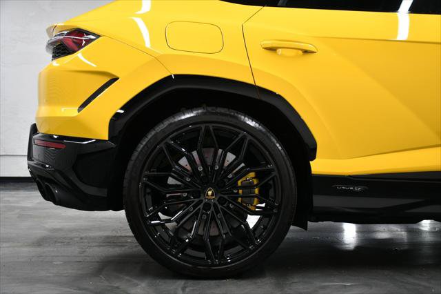 Used 2025 Lamborghini Urus SE AWD/4WD image 23