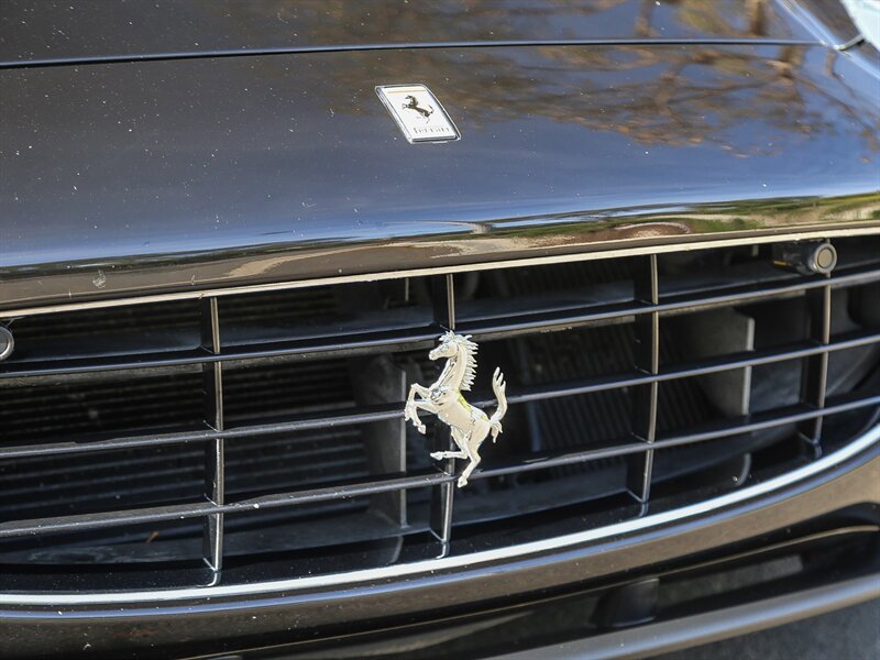 Used 2010 Ferrari California RWD image 11