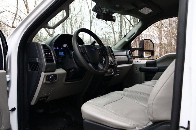 Used 2019 Ford F550 XL / DRW / Knapheide KUV / V8 image 16