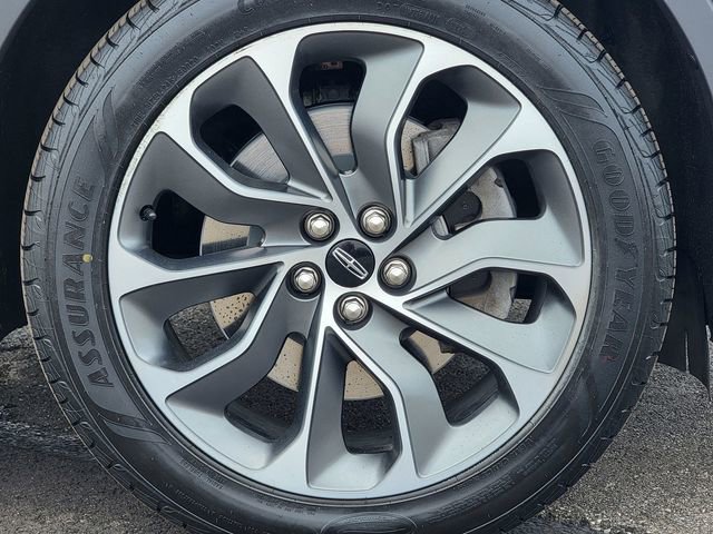 Certified 2023 Lincoln Nautilus Reserve w/ Luxury Package AWD/4WD image 17