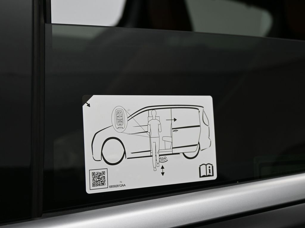 New 2026 Chrysler Pacifica Pinnacle image 29