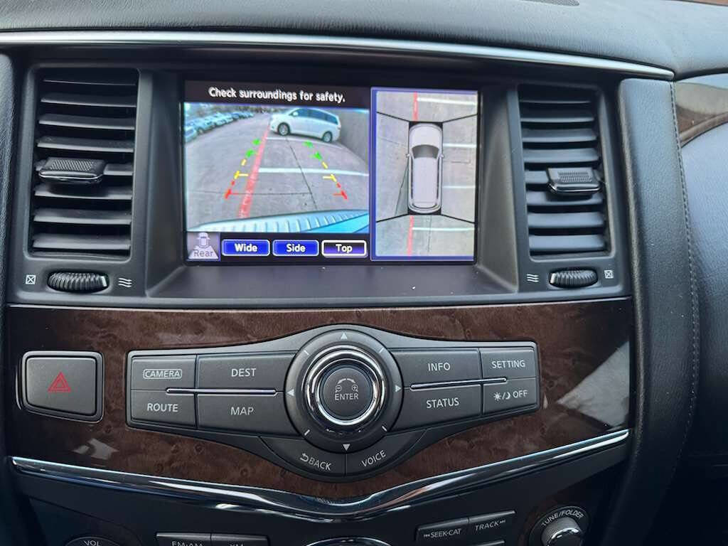 Used 2011 INFINITI QX56 4WD w/ Deluxe Touring Pkg image 29