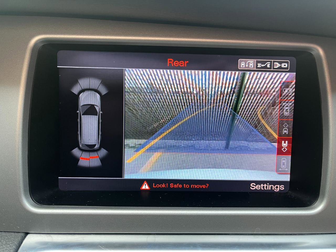 Used 2015 Audi Q7 TDI Prestige w/ Prestige Package image 35