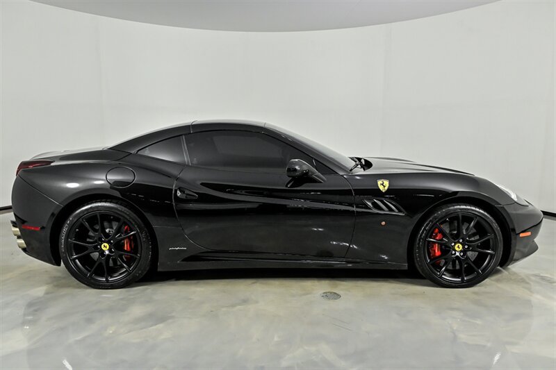 Used 2010 Ferrari California RWD image 32