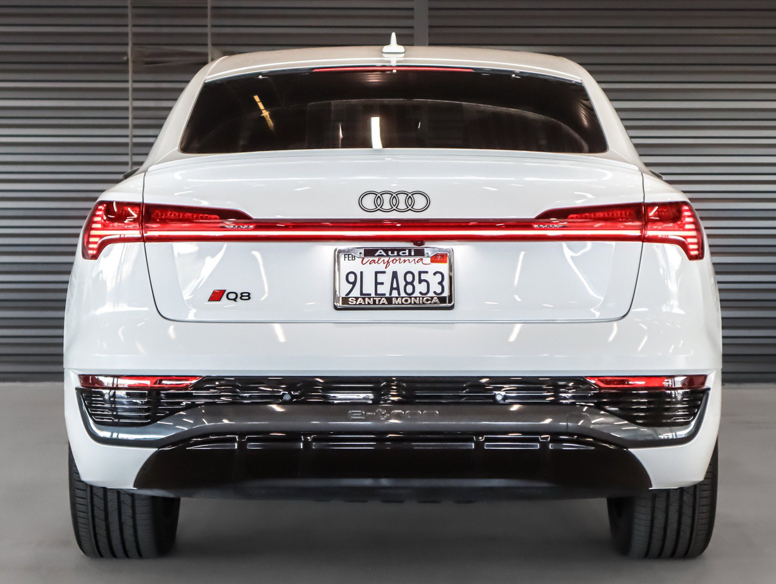 Used 2024 Audi Q8 e-tron Premium Plus image 15