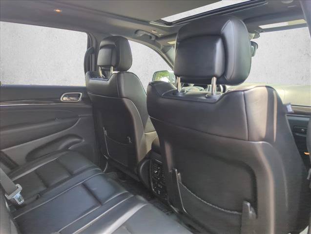 Used 2018 Jeep Grand Cherokee Overland AWD/4WD image 30