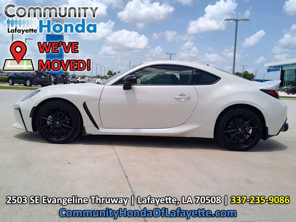 Used 2024 Toyota GR86 Premium RWD image 4
