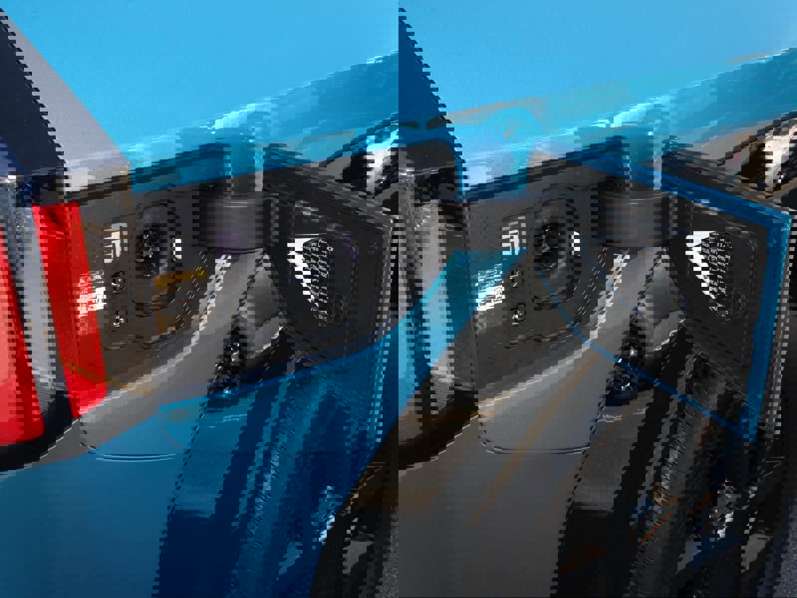 New 2026 Kia EV9 Land w/ Nightfall Edition Package image 4