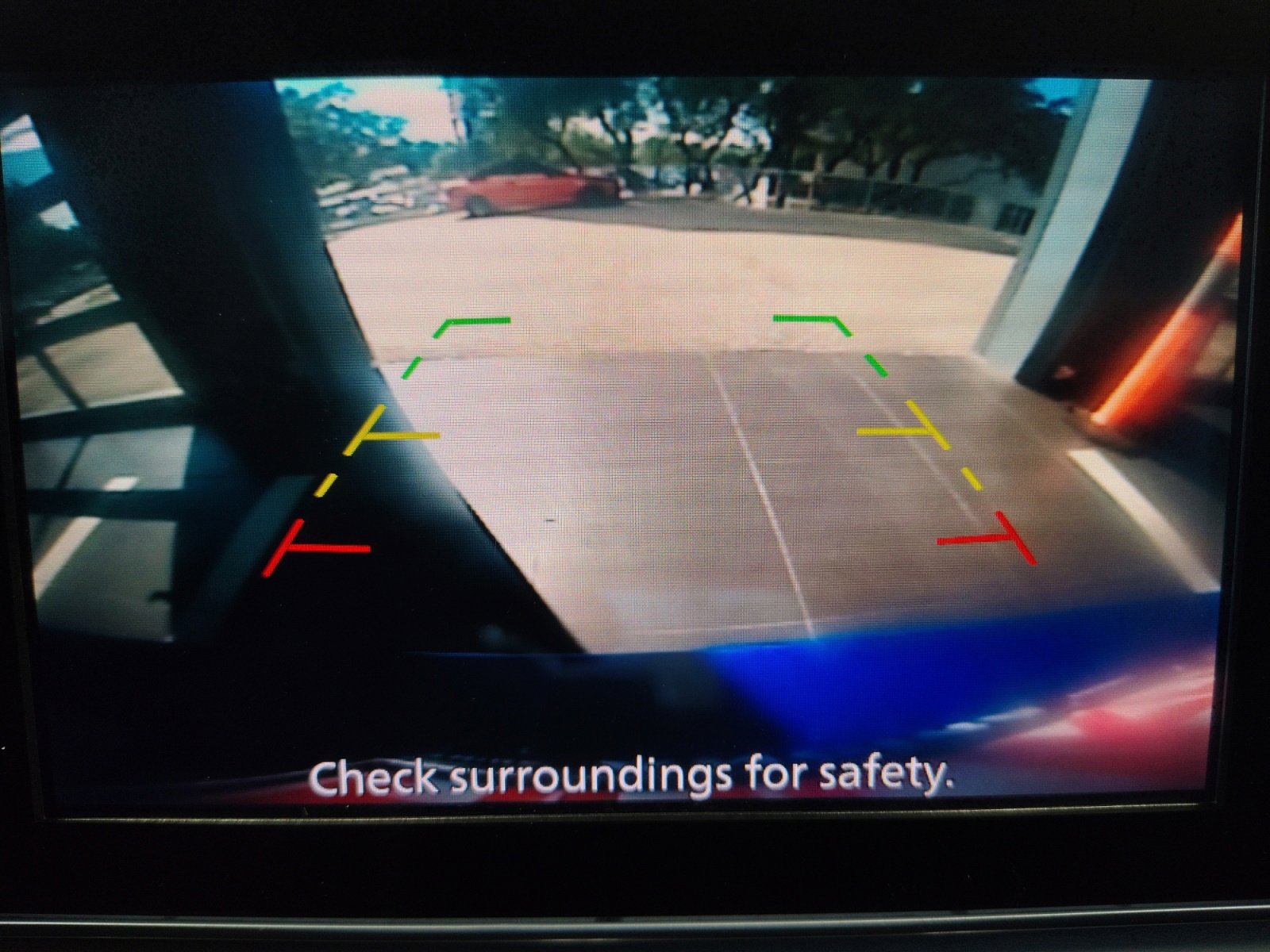 Used 2020 Nissan Versa SV image 3