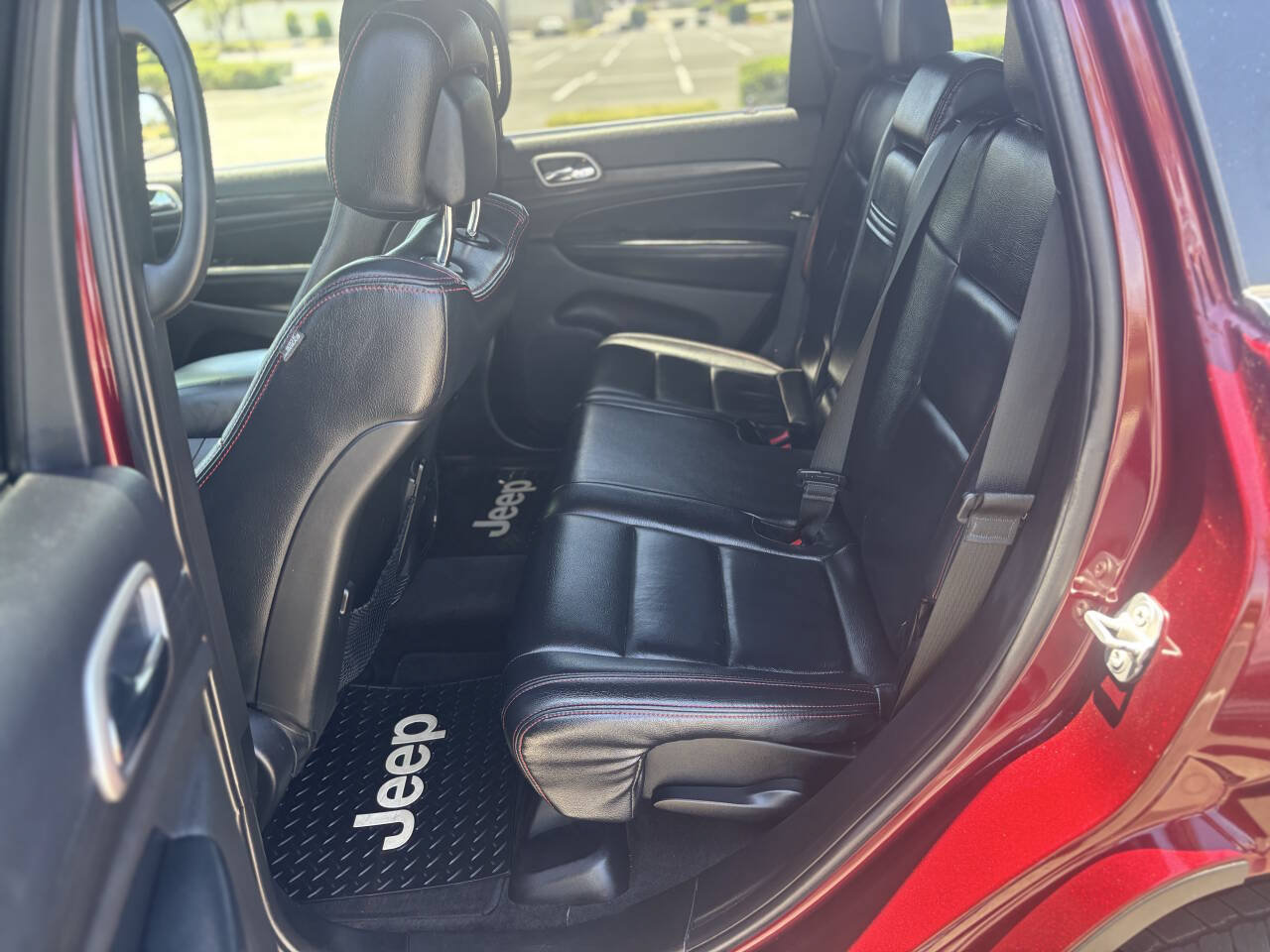 Used 2018 Jeep Grand Cherokee Laredo AWD/4WD image 19