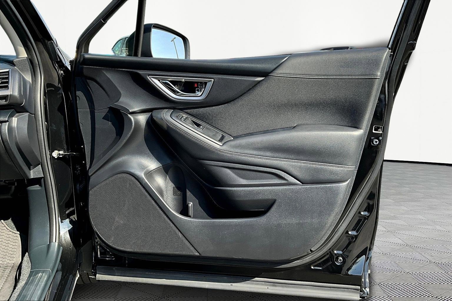 Used 2023 Subaru Forester Premium image 28