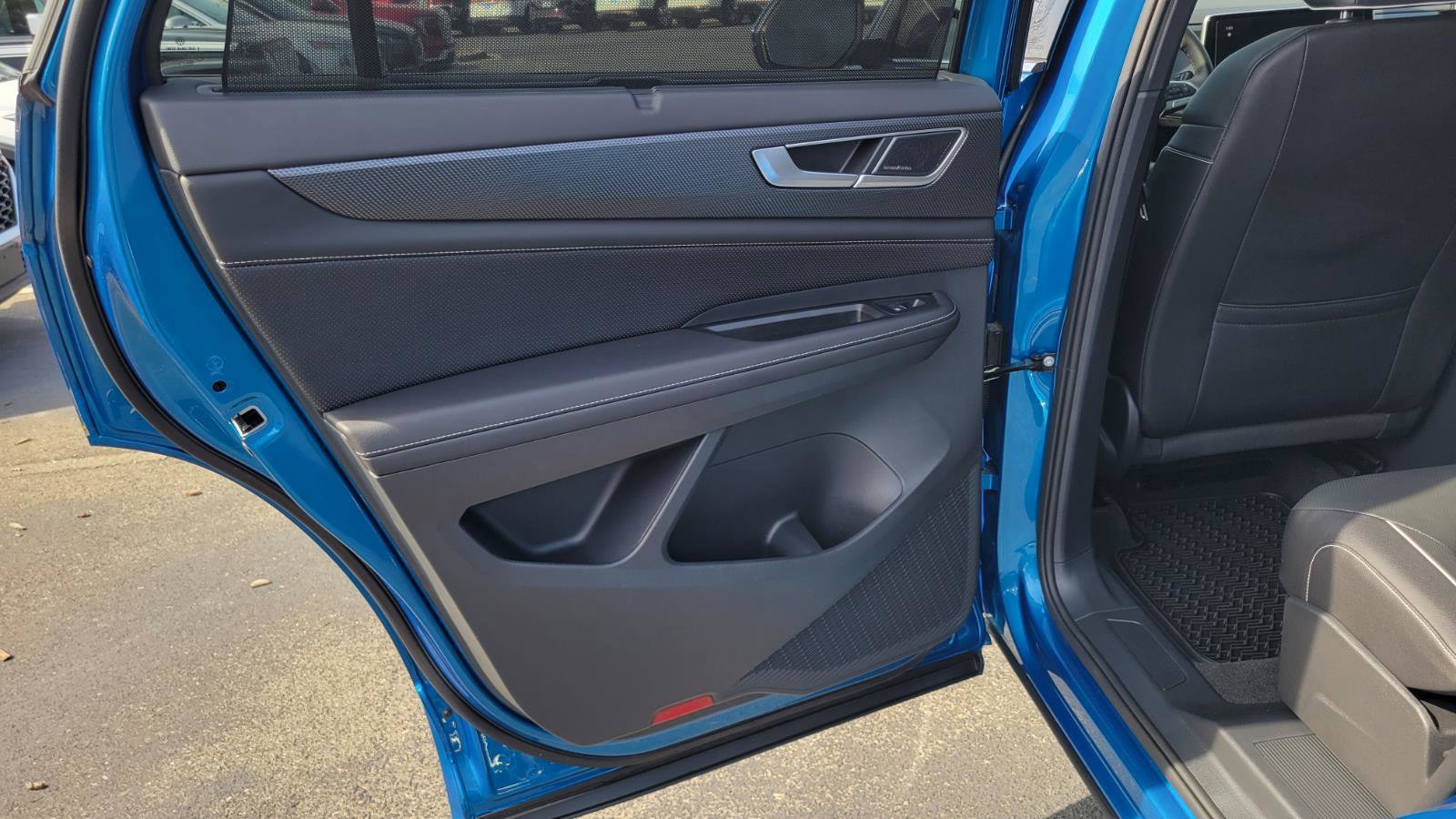 Certified 2025 Volkswagen Atlas Cross Sport SEL Premium R-Line image 33