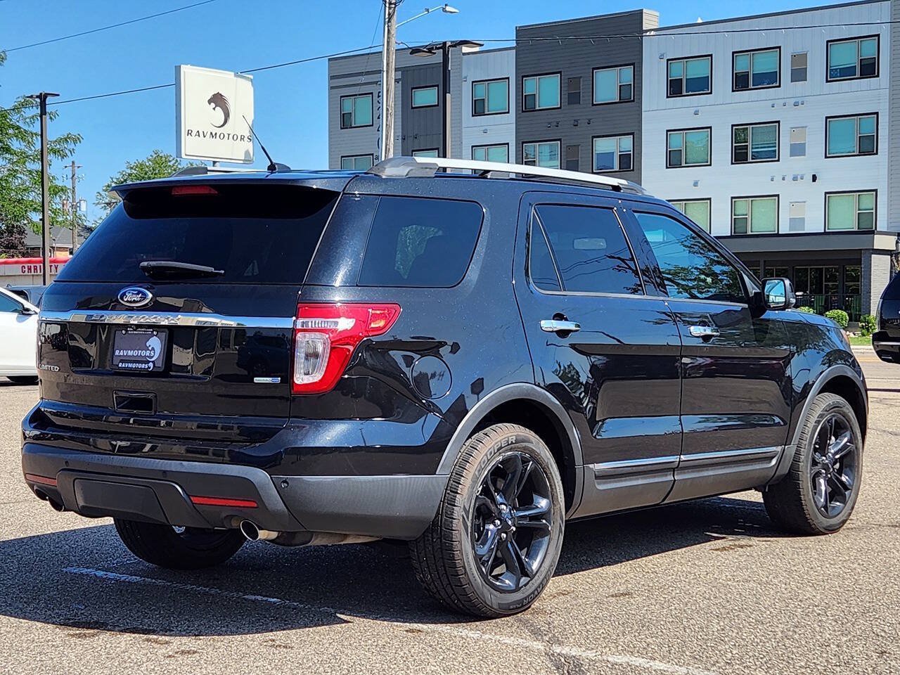 Used 2015 Ford Explorer Limited w/ Equipment Group 302A AWD/4WD image 10