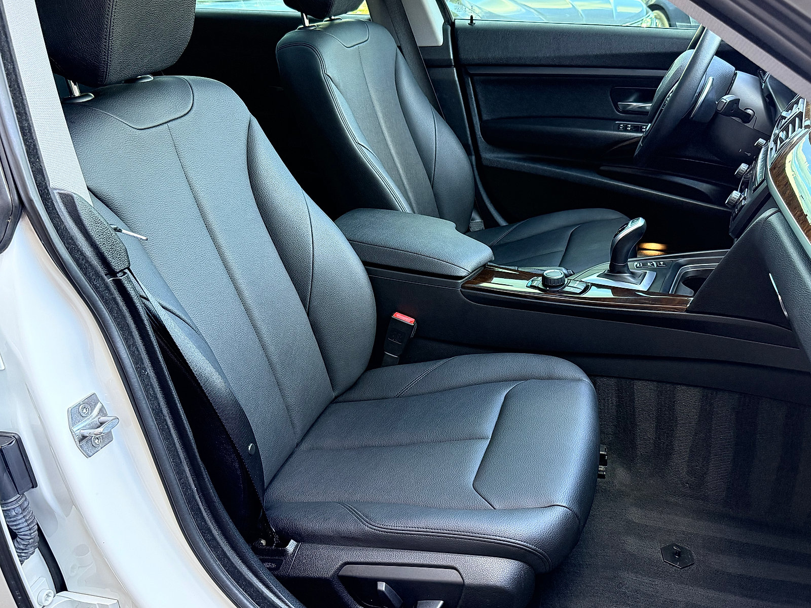 Used 2015 BMW 335i Gran Turismo xDrive AWD/4WD image 39