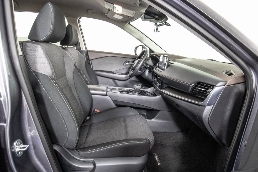Used 2022 Nissan Rogue SV image 10
