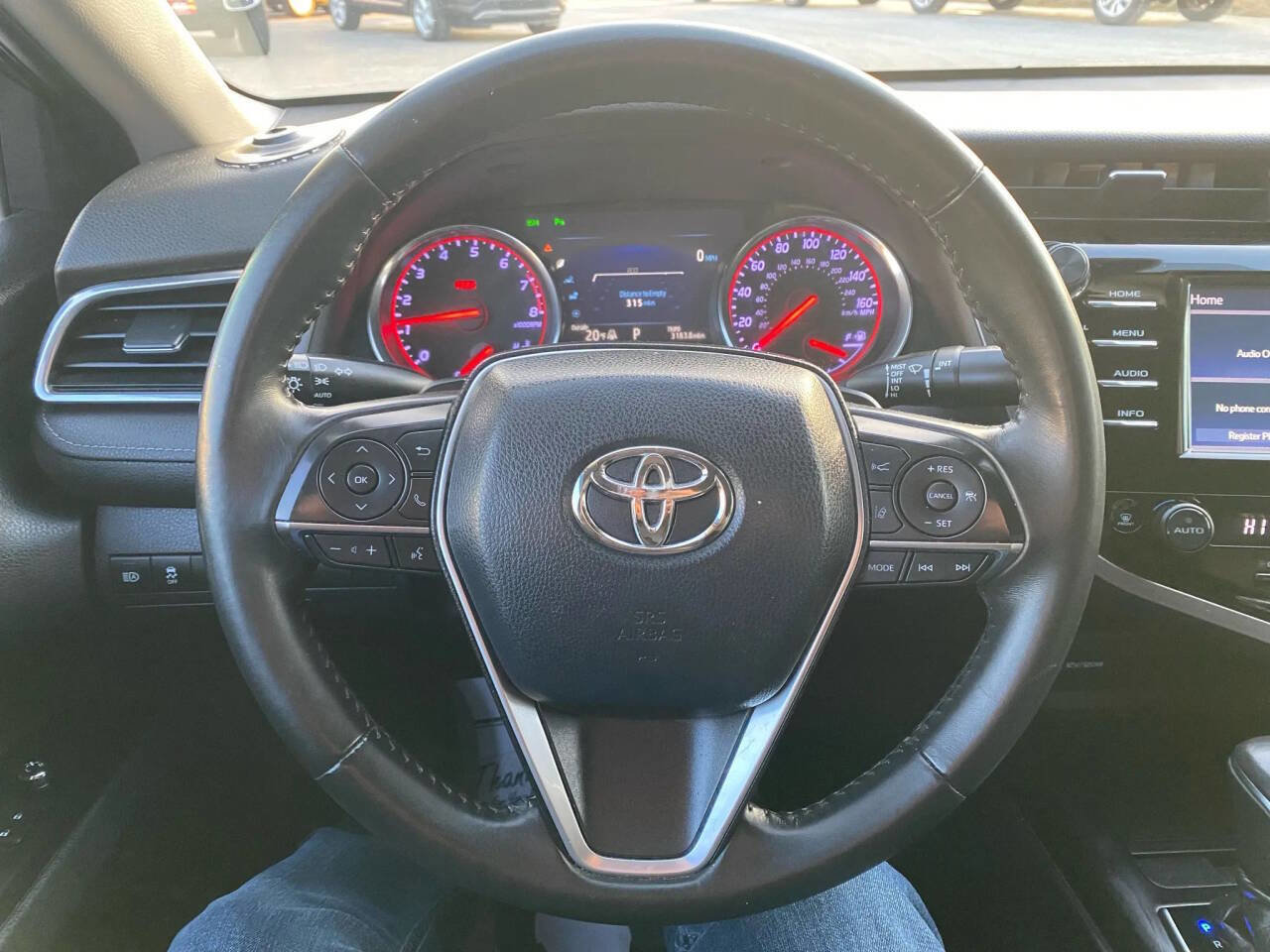Used 2018 Toyota Camry XSE FWD image 14