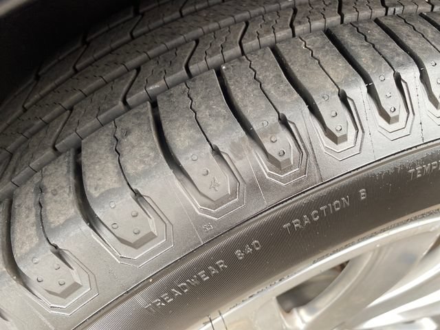 Certified 2020 Buick Envision Essence FWD image 23