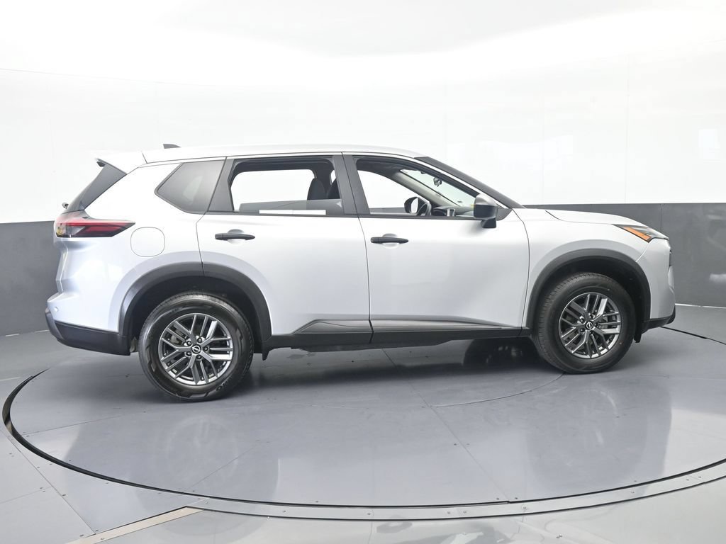 Used 2024 Nissan Rogue S FWD image 7