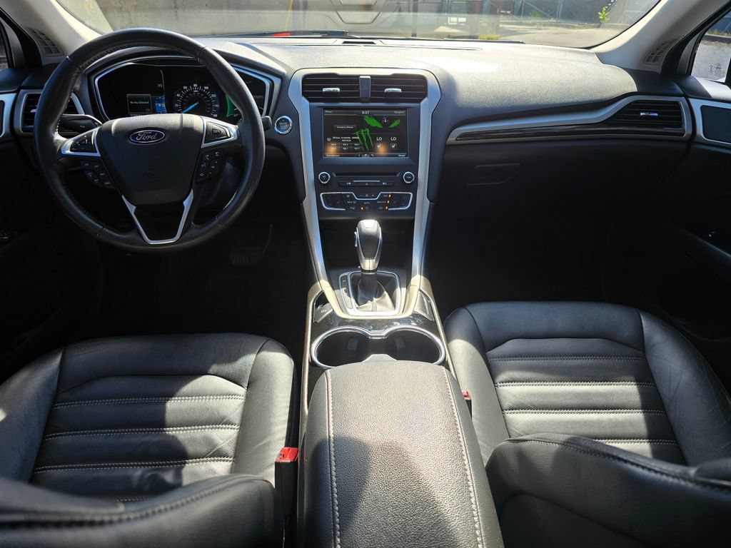 Used 2016 Ford Fusion SE w/ Equipment Group 202A FWD image 16