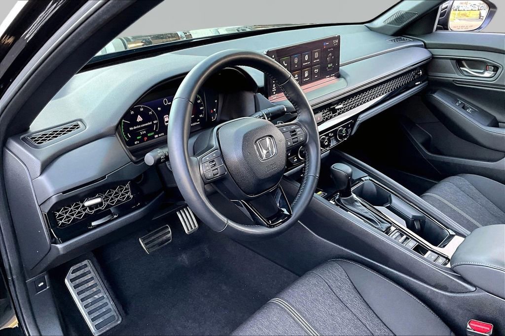 Used 2025 Honda Accord Sport image 14