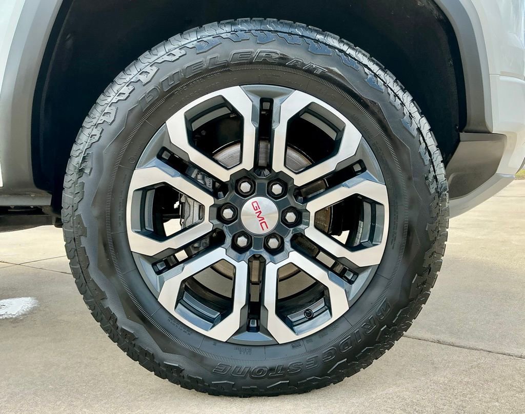Used 2024 GMC Canyon AT4 w/ Technology Package AWD/4WD image 19