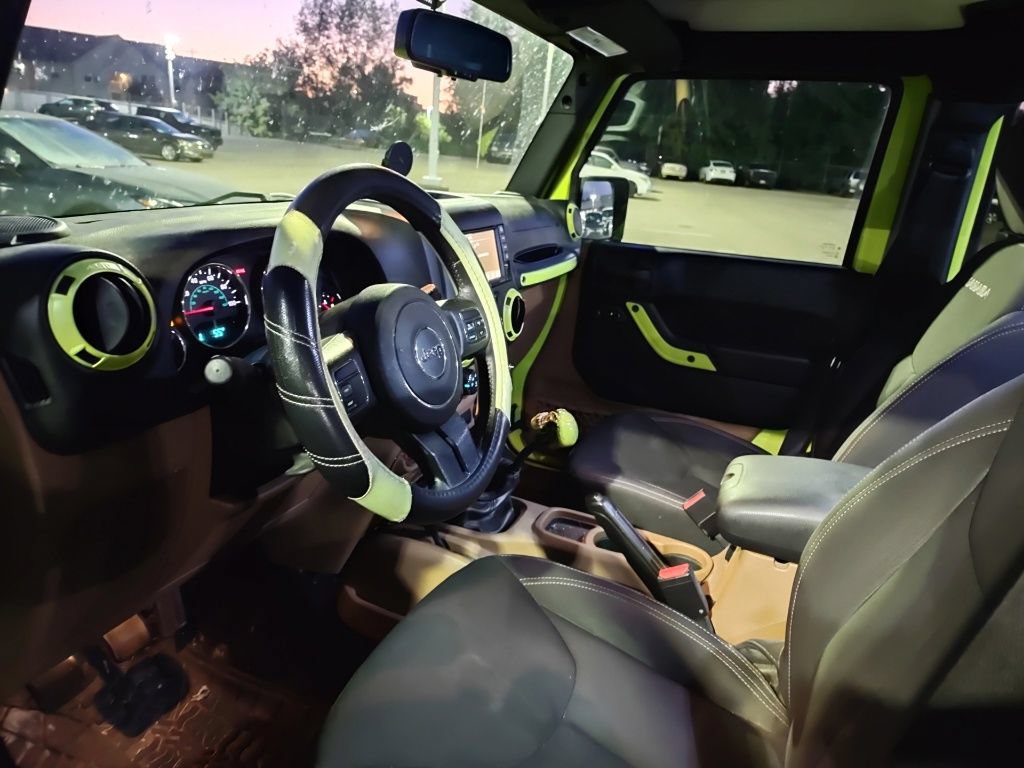 Used 2016 Jeep Wrangler Unlimited Sahara w/ Mopar Chrome Edition Group AWD/4WD image 9