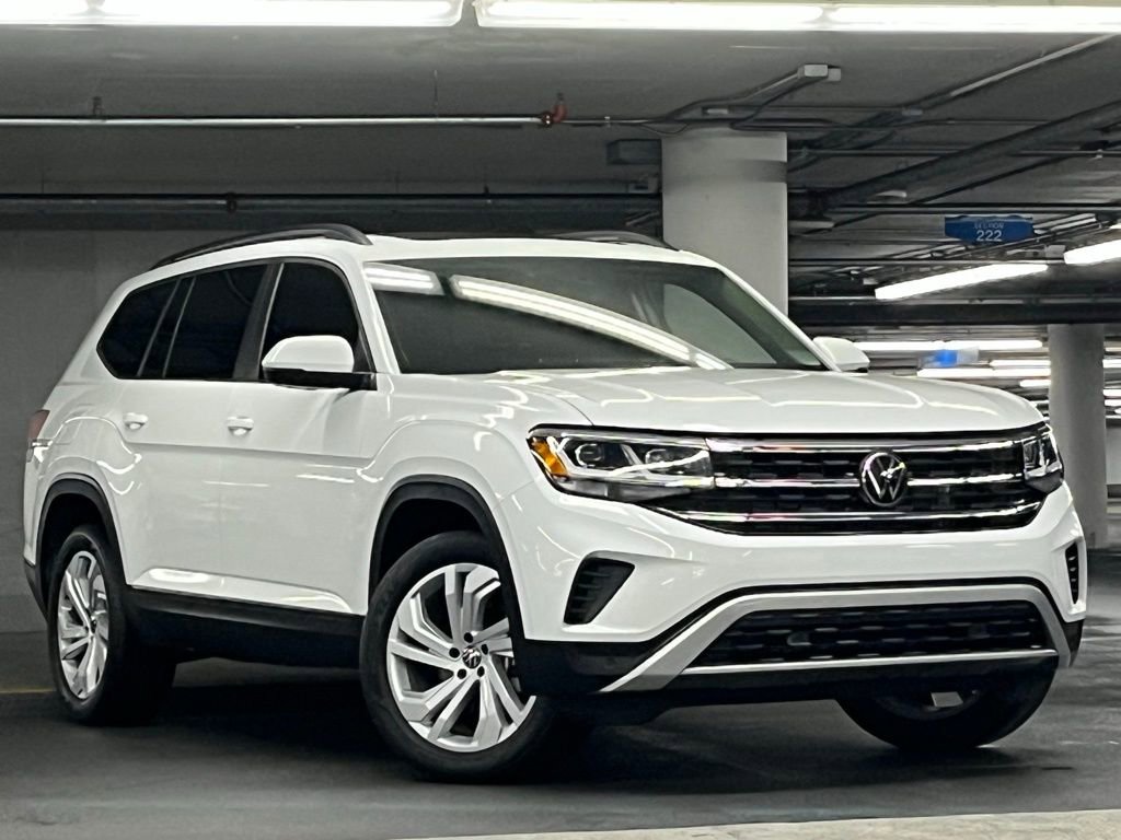 Certified 2023 Volkswagen Atlas SE w/ Panoramic Sunroof Package AWD/4WD image 2