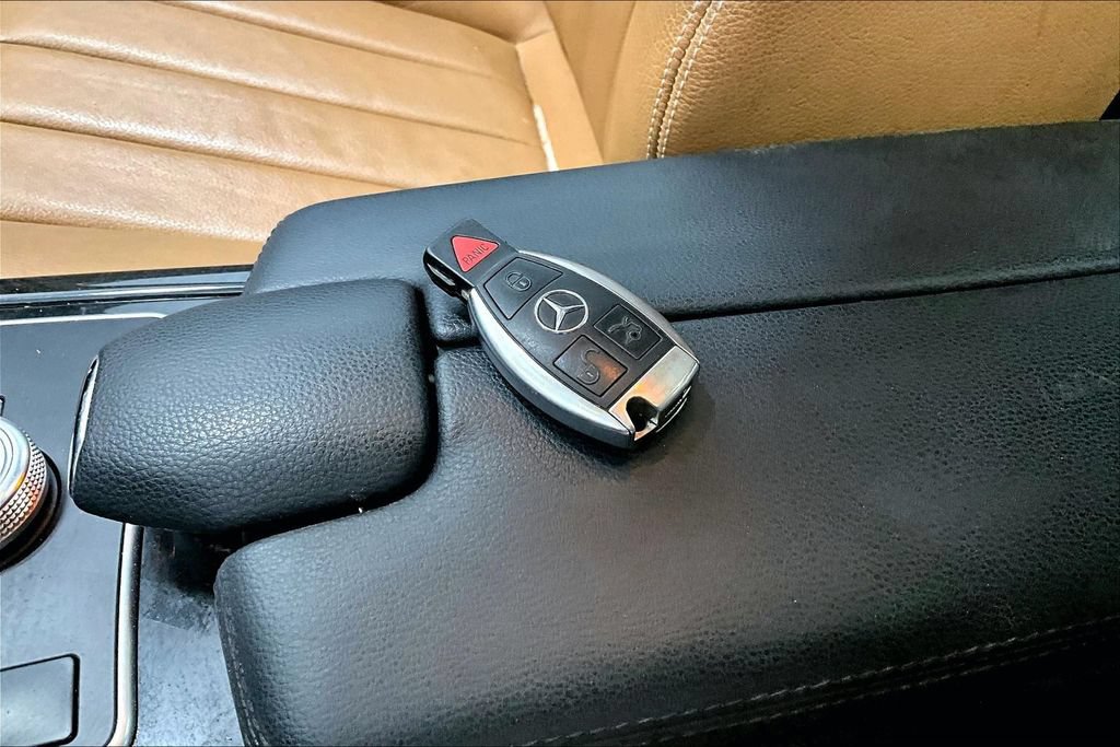 Used 2010 Mercedes-Benz E 350 Sedan image 12