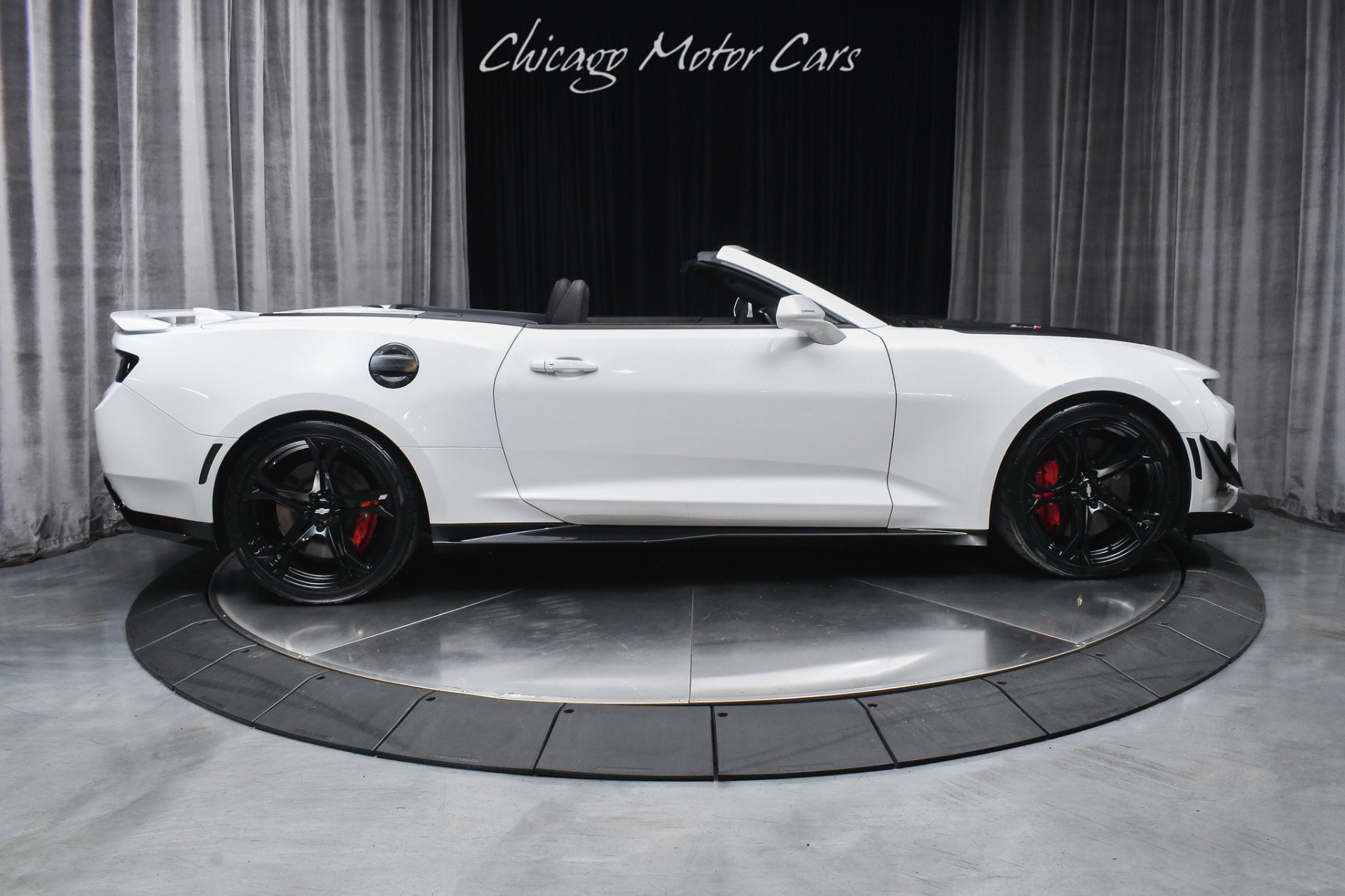 Used 2017 Chevrolet Camaro ZL1 RWD image 6