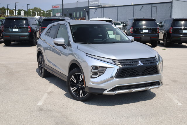 Used 2025 Mitsubishi Eclipse Cross SE AWD/4WD image 2