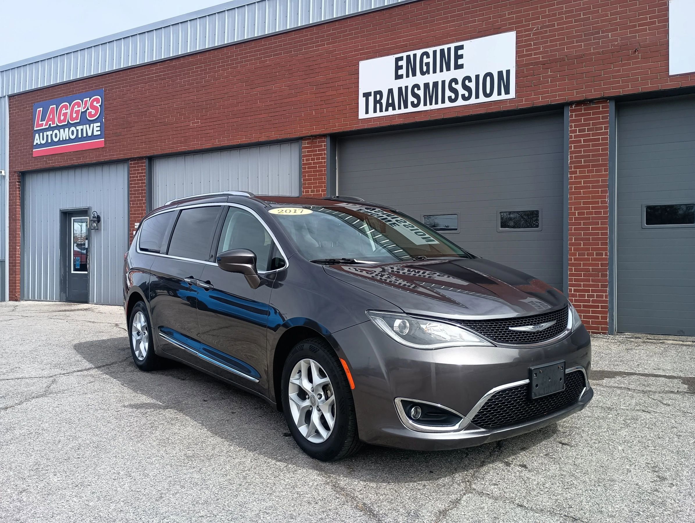 Used 2017 Chrysler Pacifica Touring-L Plus w/ Tire & Wheel Group
