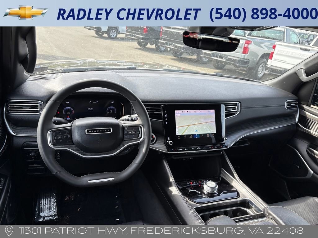 Used 2024 Jeep Wagoneer L Series II w/ Flexible Seating Group AWD/4WD image 24