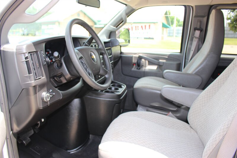 Used 2025 Chevrolet Express 3500 LS RWD image 22