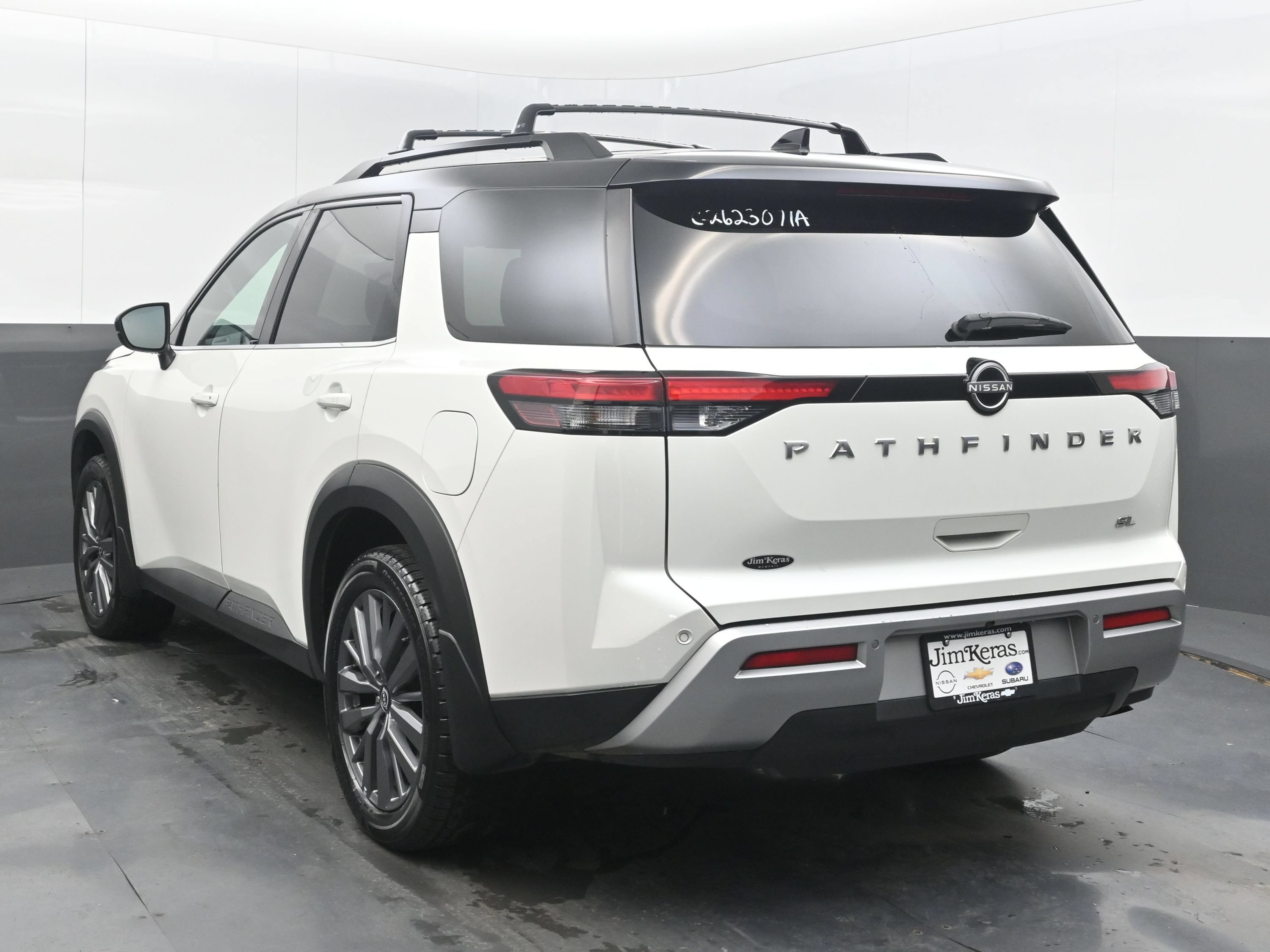 Used 2024 Nissan Pathfinder SL w/ SL Premium Package FWD image 8