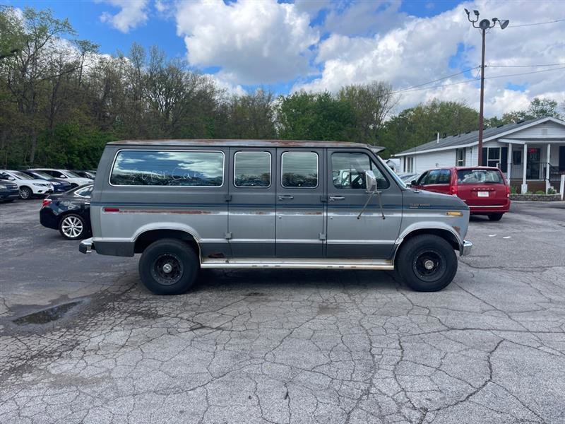 Used 1989 Ford E-250 and Econoline 250 Club Wagon RWD image 4