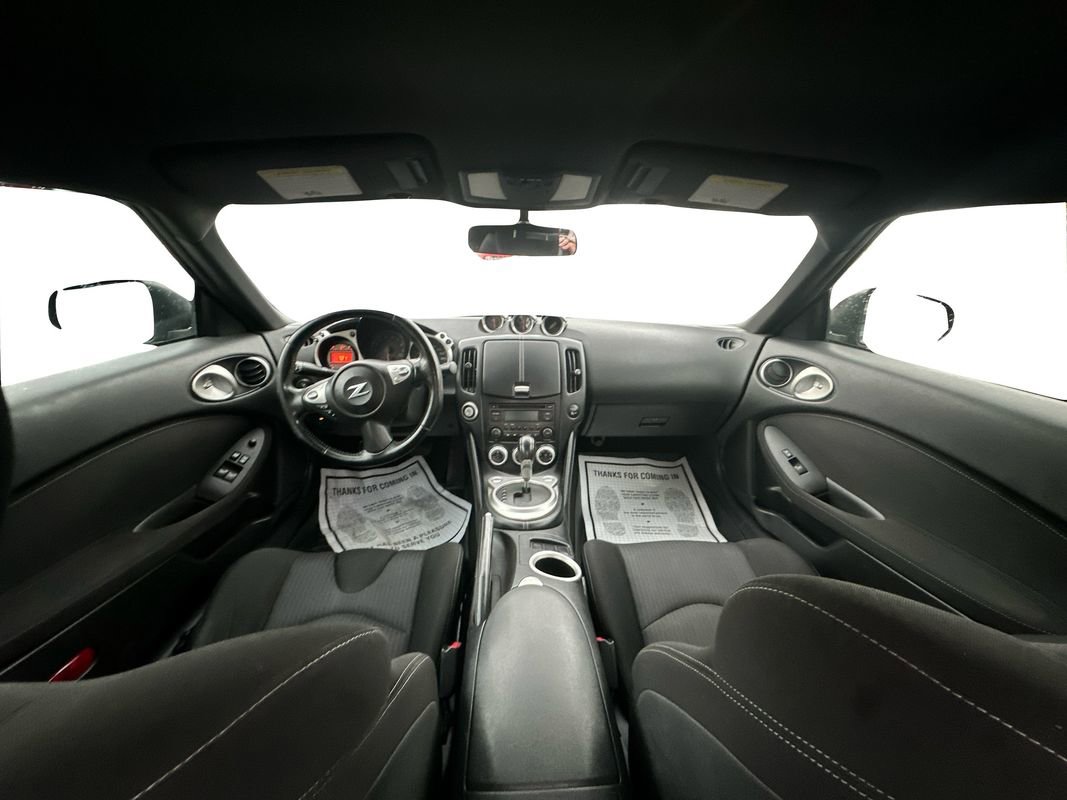 Used 2015 Nissan 370Z Coupe image 18