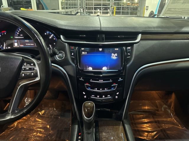Used 2013 Cadillac XTS Luxury image 18