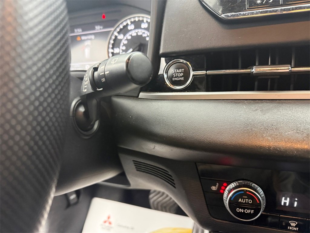 Used 2022 Mitsubishi Outlander SE image 29