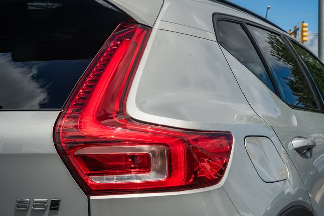 Certified 2023 Volvo XC40 B5 Ultimate w/ Protection Package Premier AWD/4WD image 8