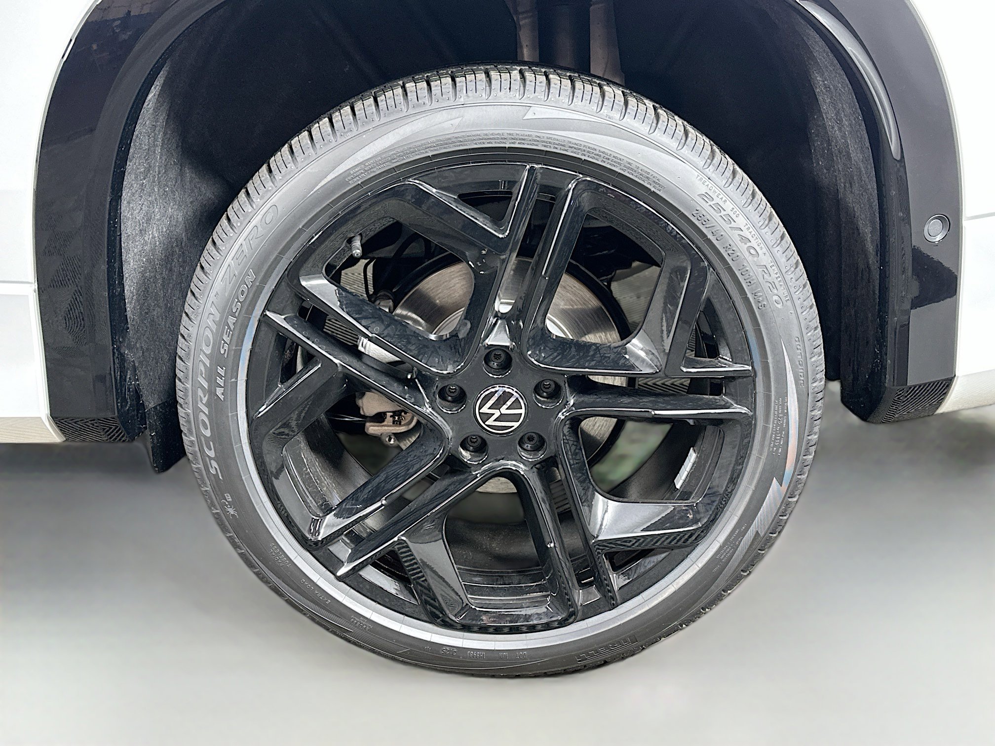 New 2026 Volkswagen Tiguan SE R-Line image 30