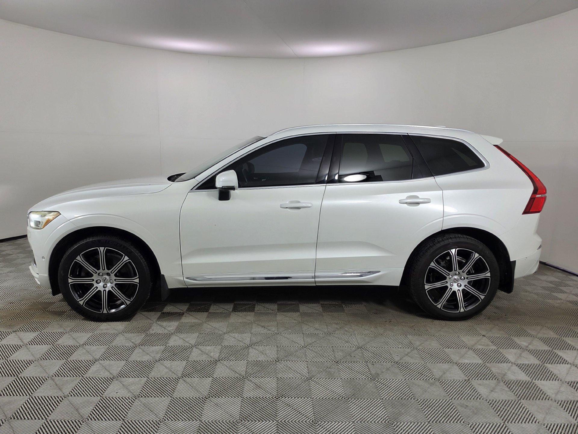 Used 2018 Volvo XC60 T6 Inscription w/ Convenience Package AWD/4WD image 40