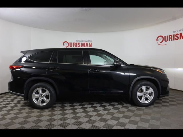 Used 2022 Toyota Highlander L image 13