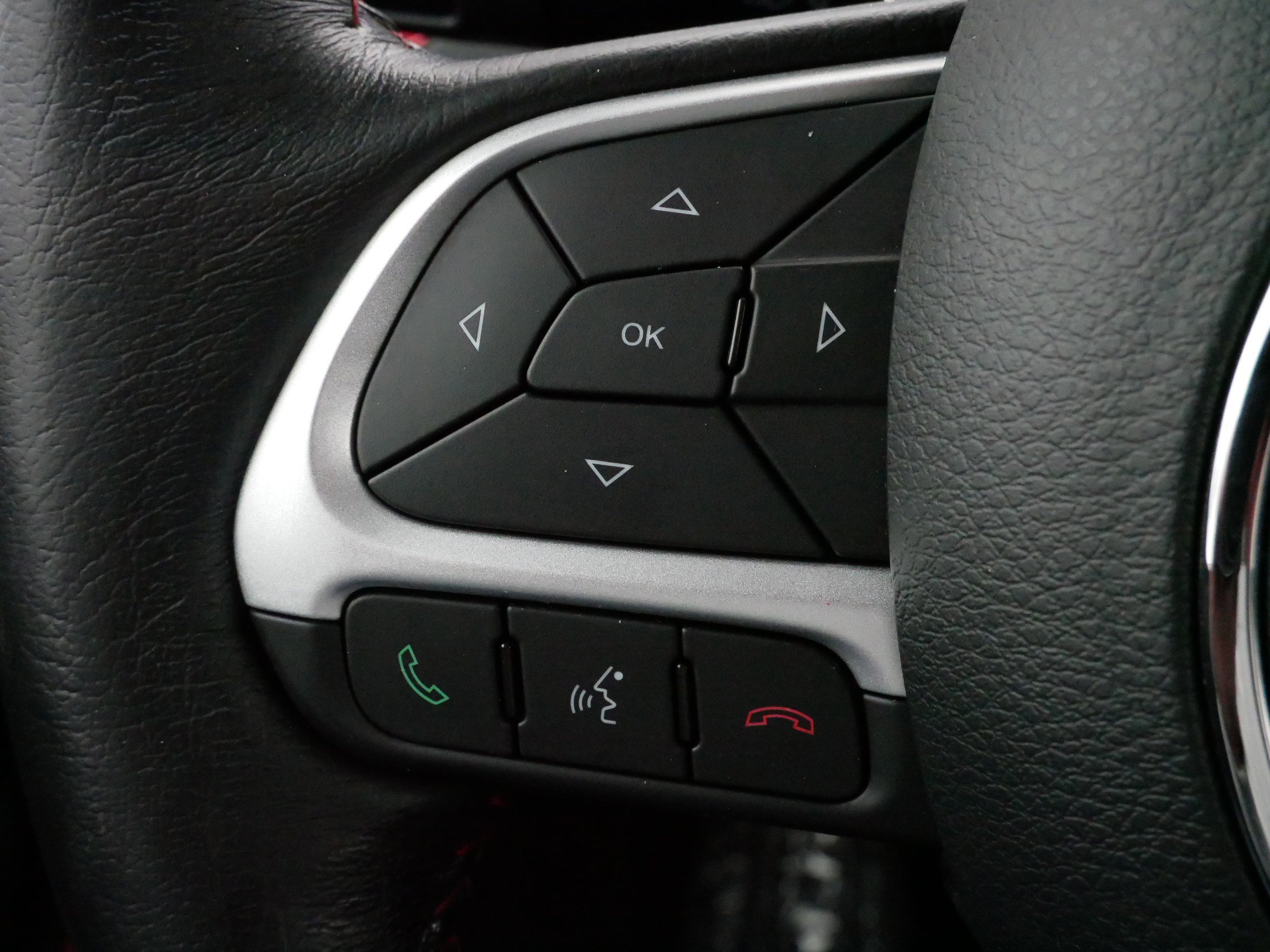 Used 2018 Jeep Renegade Trailhawk image 27