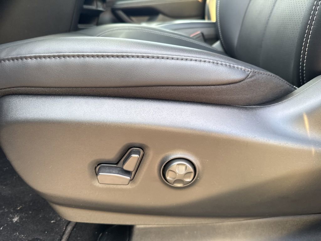New 2026 Chrysler Voyager LX FWD image 21