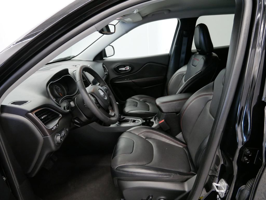 Certified 2022 Jeep Cherokee Trailhawk w/ Premium Leather Package image 3