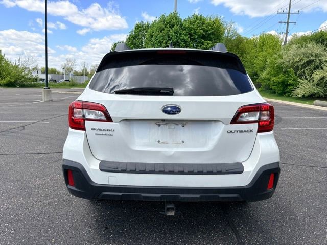 Used 2019 Subaru Outback 2.5i Premium w/ Popular Package #2 AWD/4WD image 4