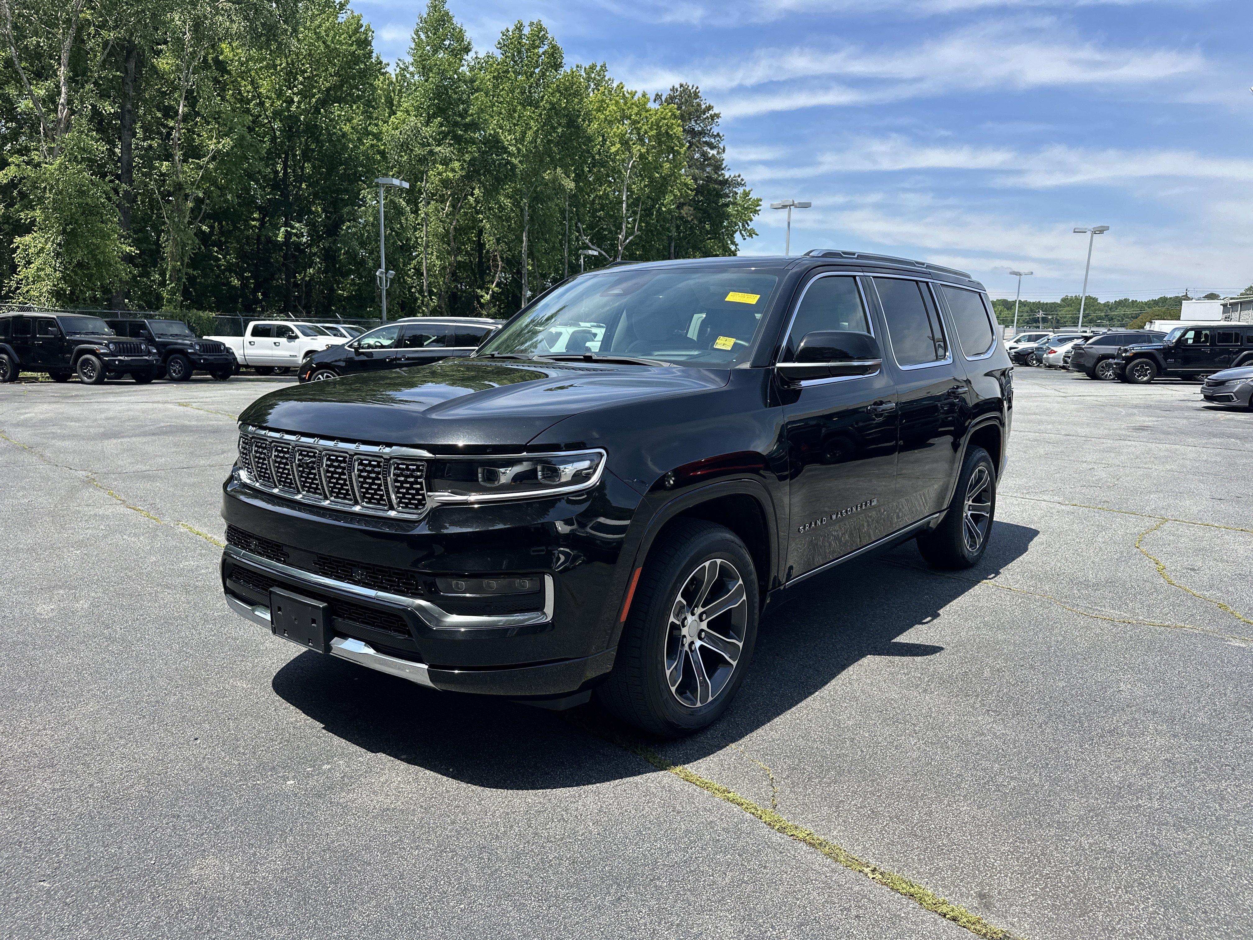 Used 2022 Jeep Grand Wagoneer Series I w/ Flexible Seating Group AWD/4WD image 5